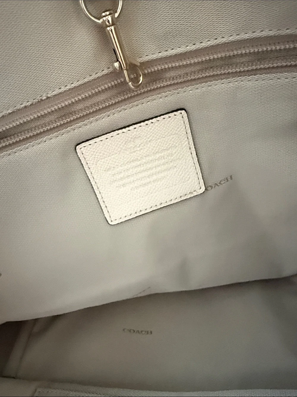 White Leather CoachTote Bag - Classic Everyday Carry